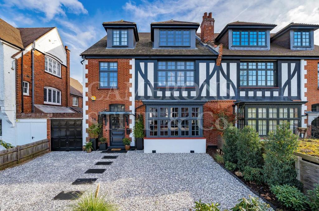 Aylestone Avenue, Brondesbury Park, NW6 7 bed semidetached house for