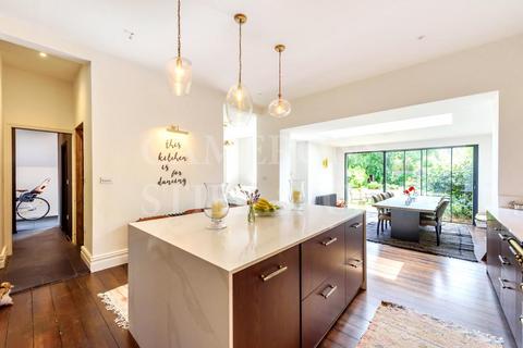 14 Aylestone Avenue, London, NW6 7AA