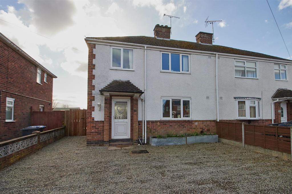 Featherston Drive, Burbage 3 bed semidetached house £260,000