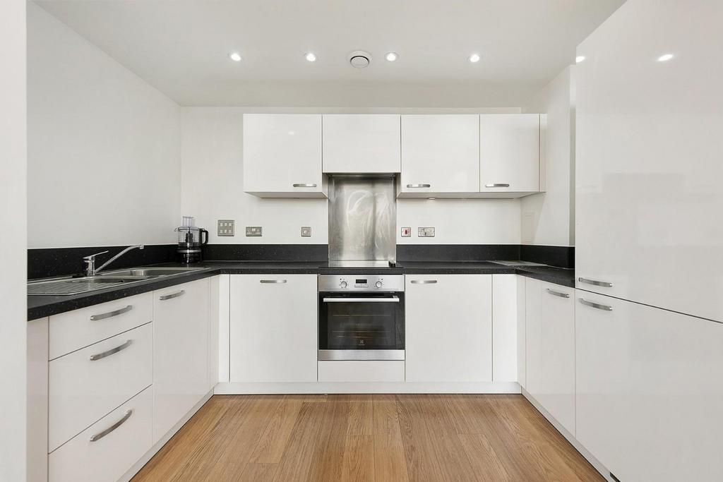 Kitchen (2).jpg