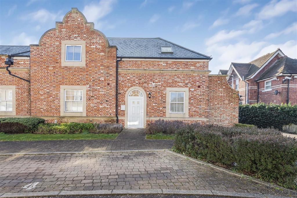 46 Bath Road, Reading 2 bed apartment £325,000