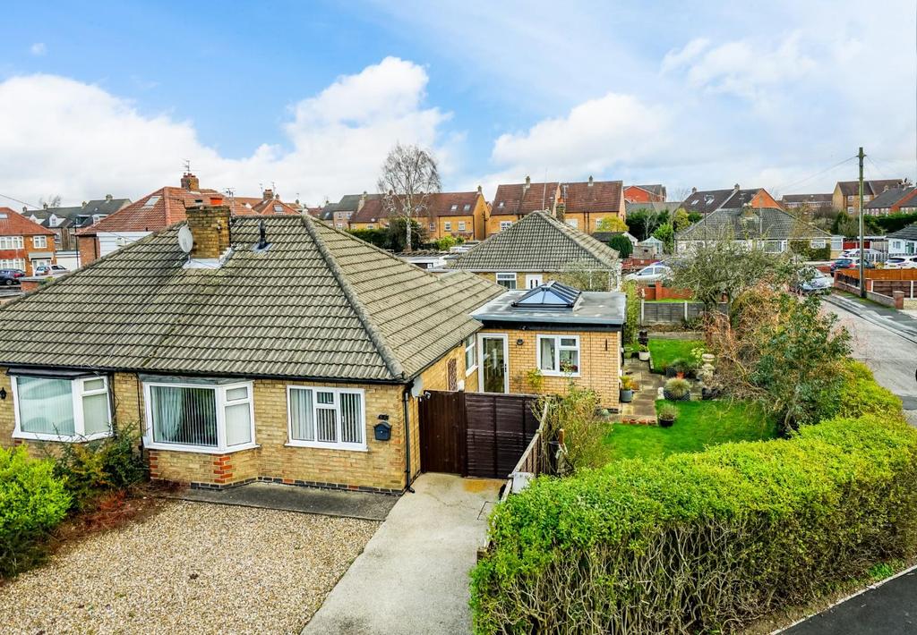 Manor Park Road, Rawcliffe, York 2 bed semidetached bungalow £300,000