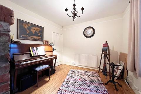 10 Beech House Road, Hemingfield, Barnsley, S73 0PF