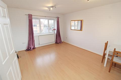 2 bedroom flat for sale - Mossmans Close, Bletchley, Milton Keynes