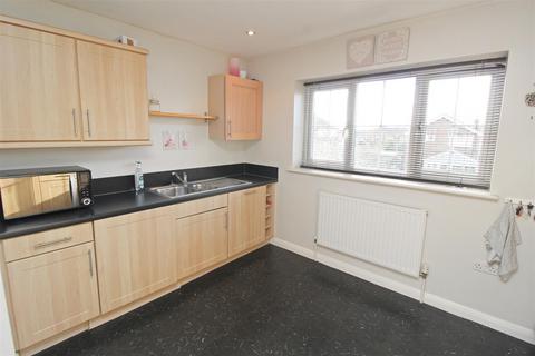 2 bedroom flat for sale - Mossmans Close, Bletchley, Milton Keynes