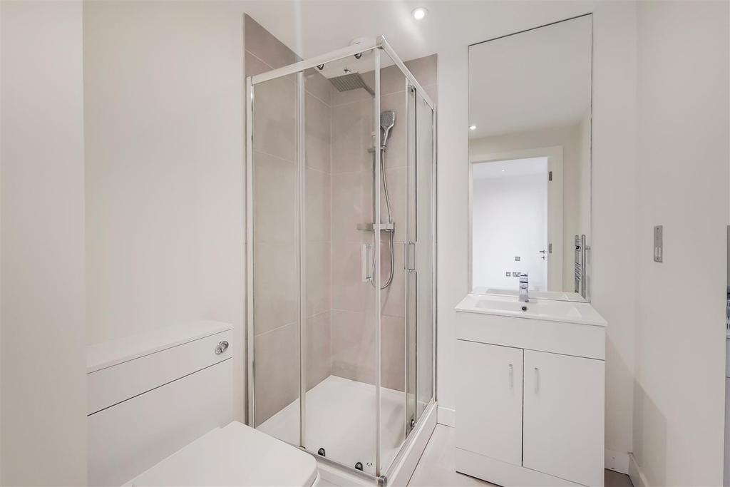 Main Ensuite