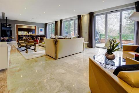 7 bedroom detached house for sale, The Bishops Avenue, N2