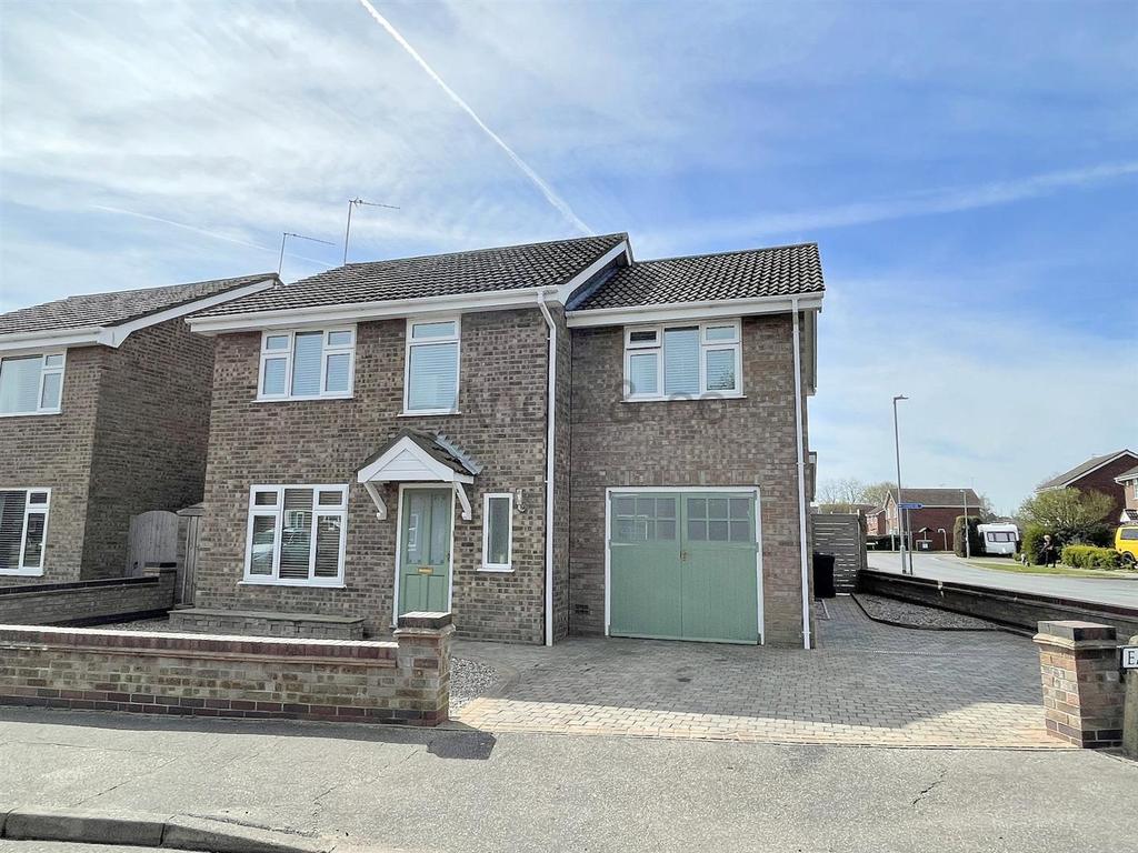 Eastfield Gardens, Carlton Colville... 4 bed detached house £390,000