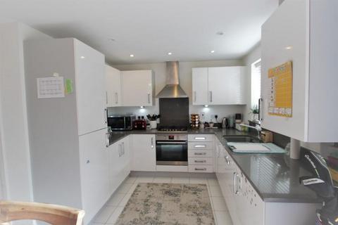 4 bedroom detached house for sale, Edgeworth Close,