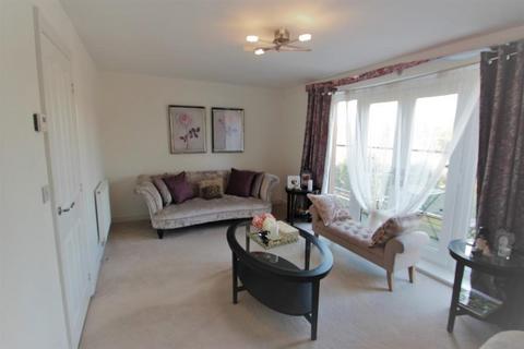 4 bedroom detached house for sale, Edgeworth Close,