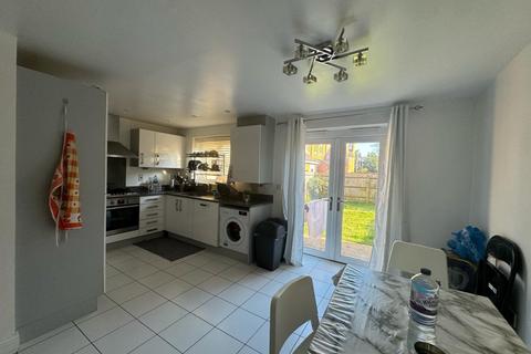undefined, Edgeworth Close, Slough