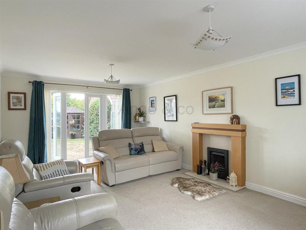 Rushton Drive, Carlton Colville... 4 bed detached house £425,000
