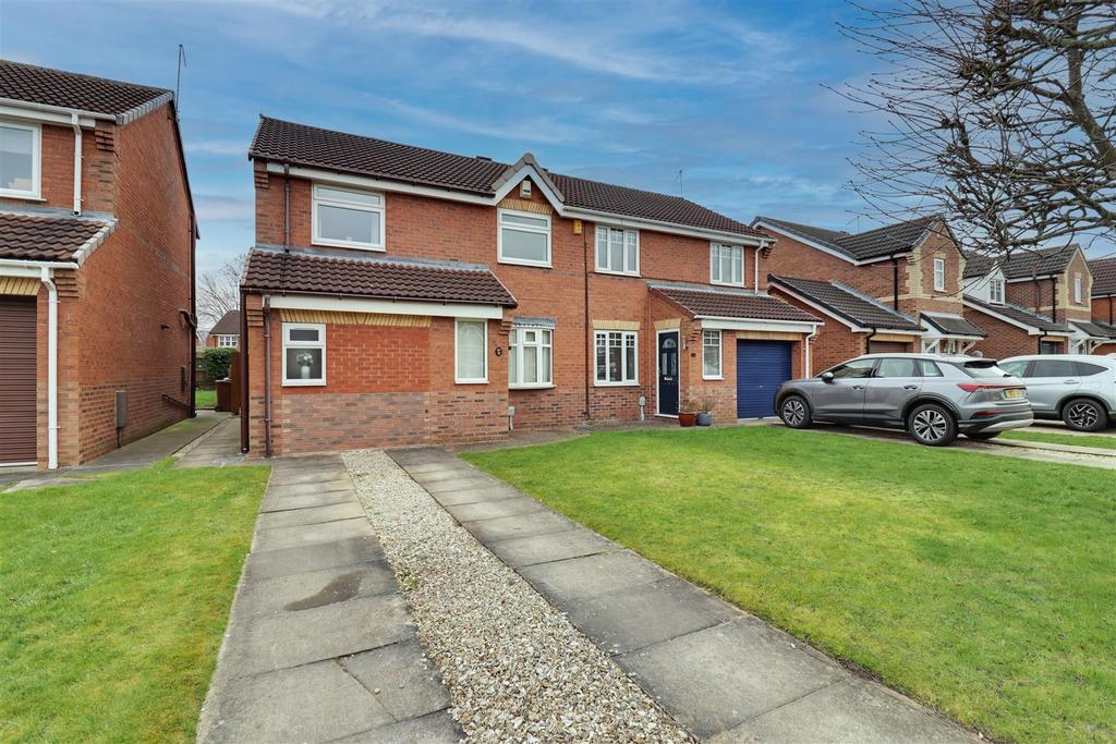 Cranberry Way, Hull 3 bed semidetached house for sale £220,000