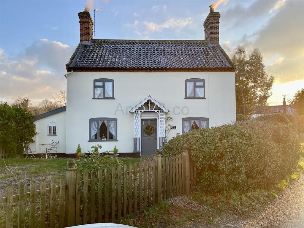 Mill Road, Kirby Cane, Bungay 3 bed detached house £420,000