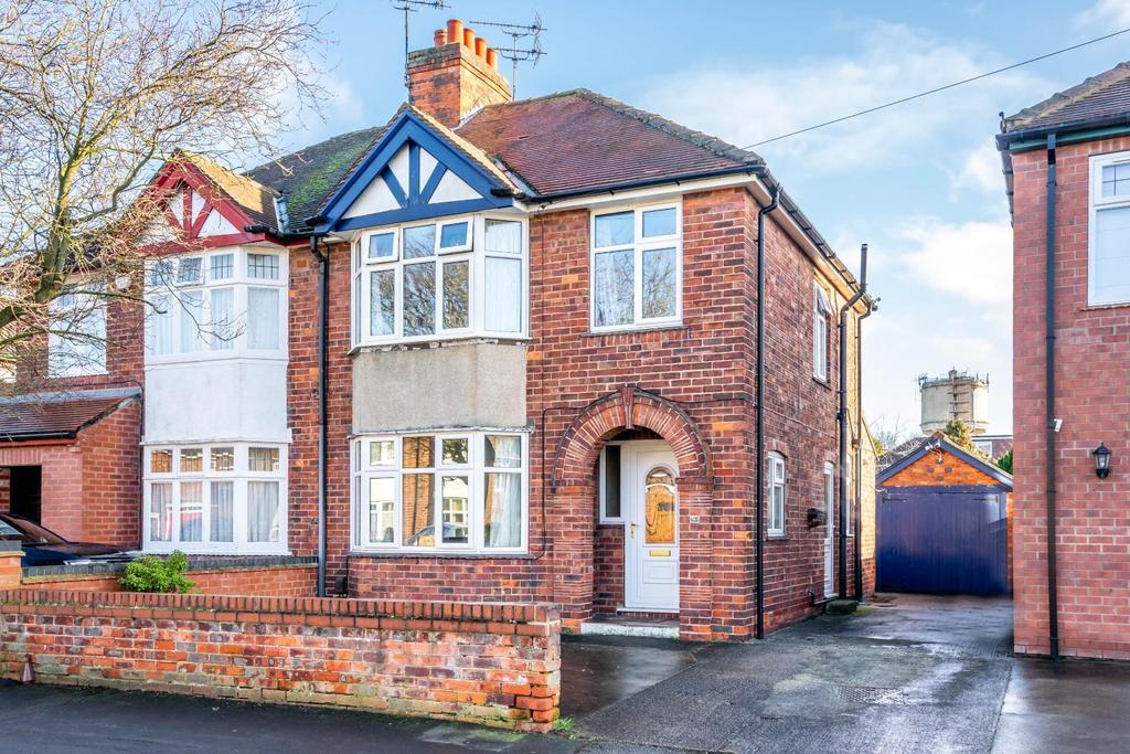 Malvern Avenue, York 3 bed semidetached house £385,000