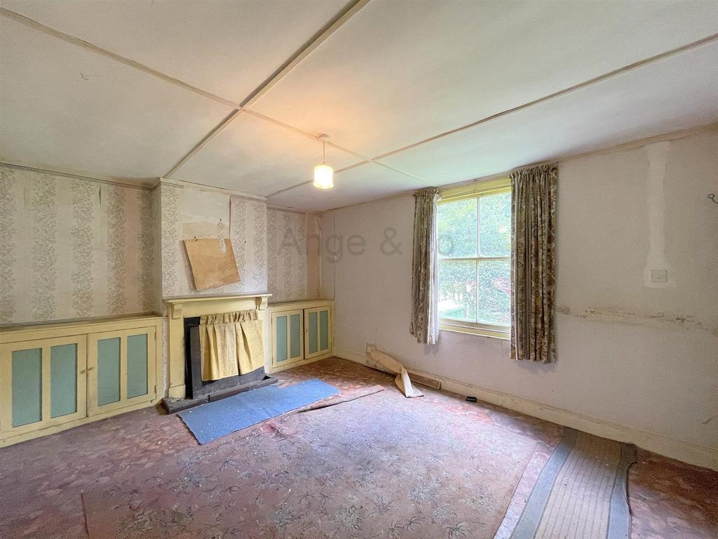 Beccles Road, Fritton, Great Yarmouth 2 bed detached house £200,000