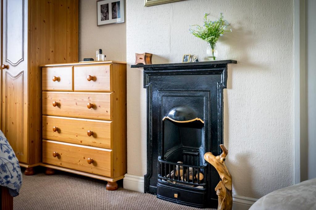 Burton Green, York 3 bed semidetached house £260,000