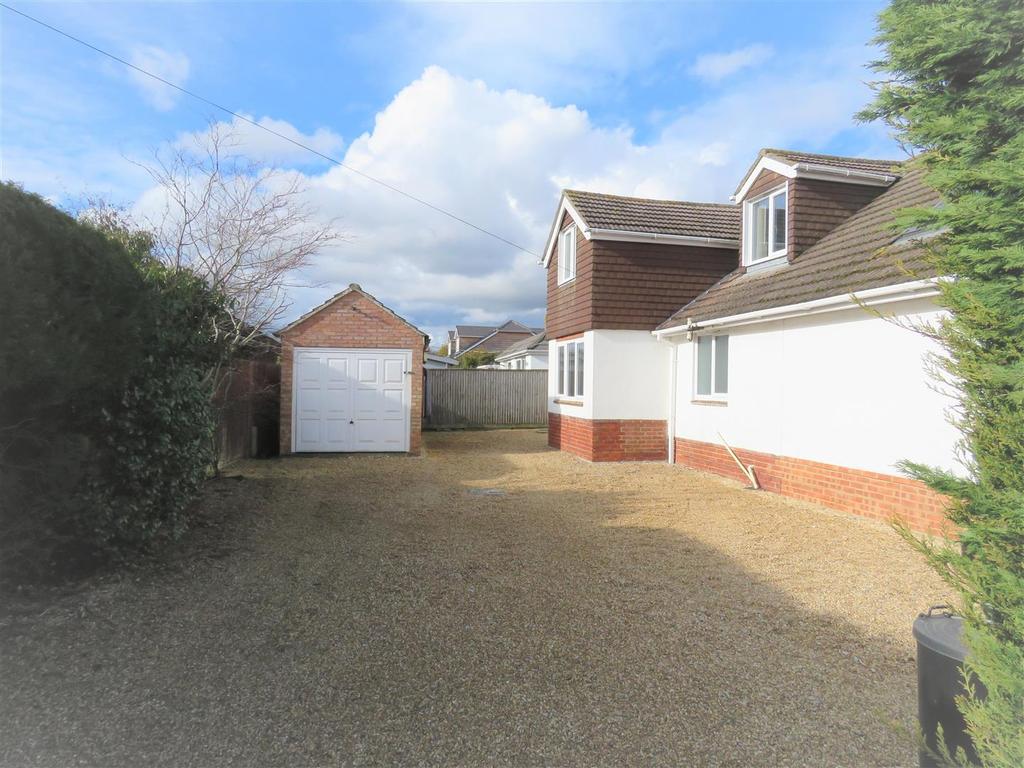 Everton Road, Hordle, Lymington, SO41... 4 bed detached house £650,000