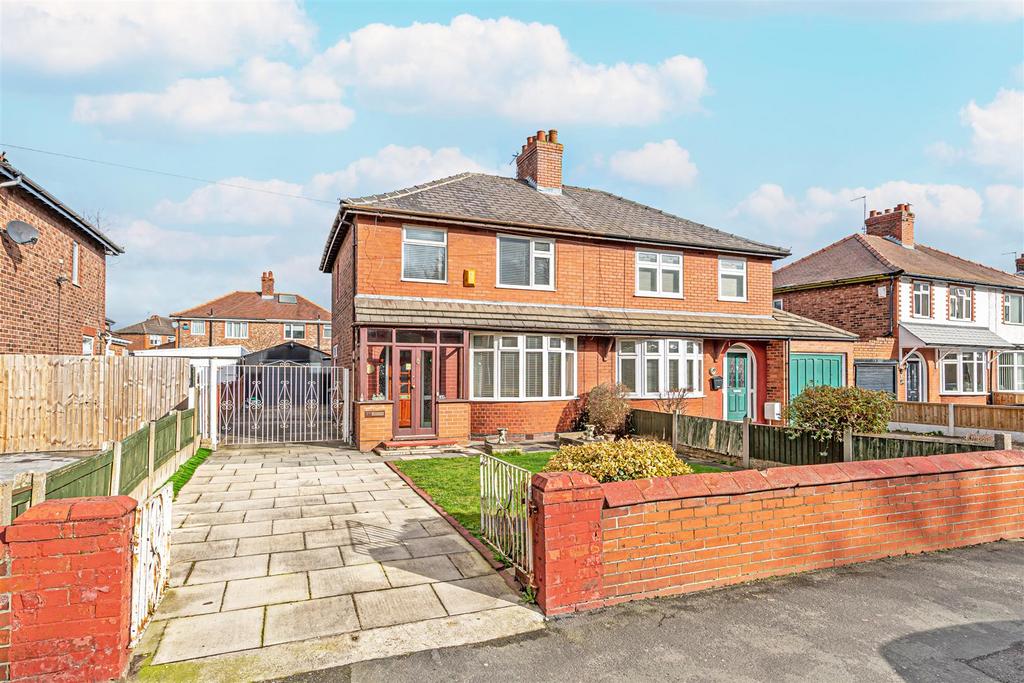 Liverpool Road, Great Sankey, Warrington 3 bed semidetached house £200,000