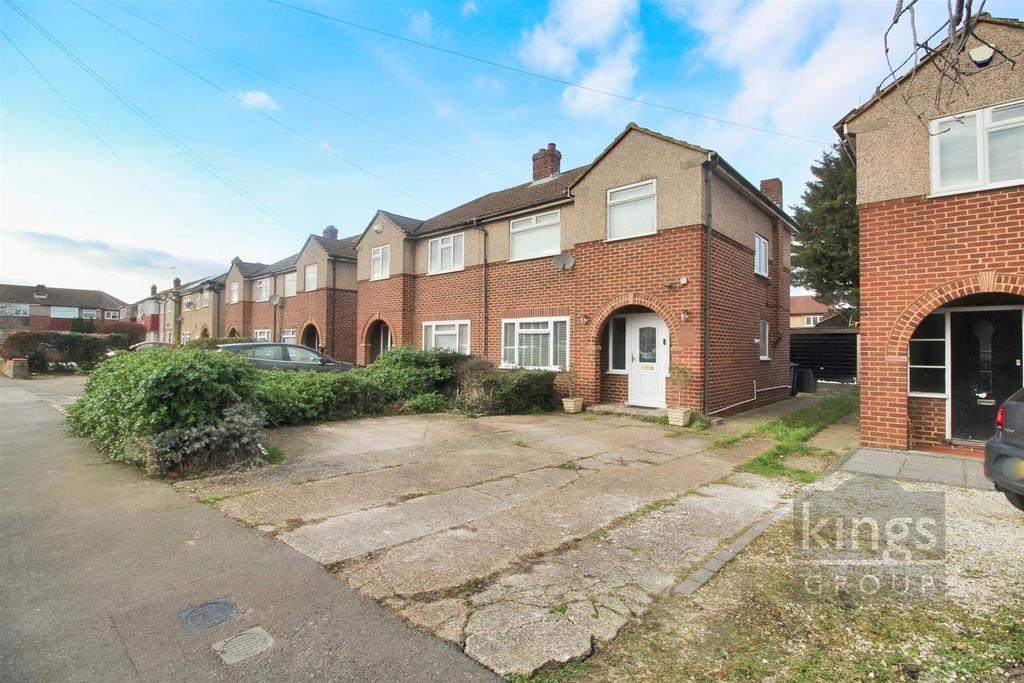 Edinburgh Crescent, Waltham Cross 3 bed semidetached house £460,000