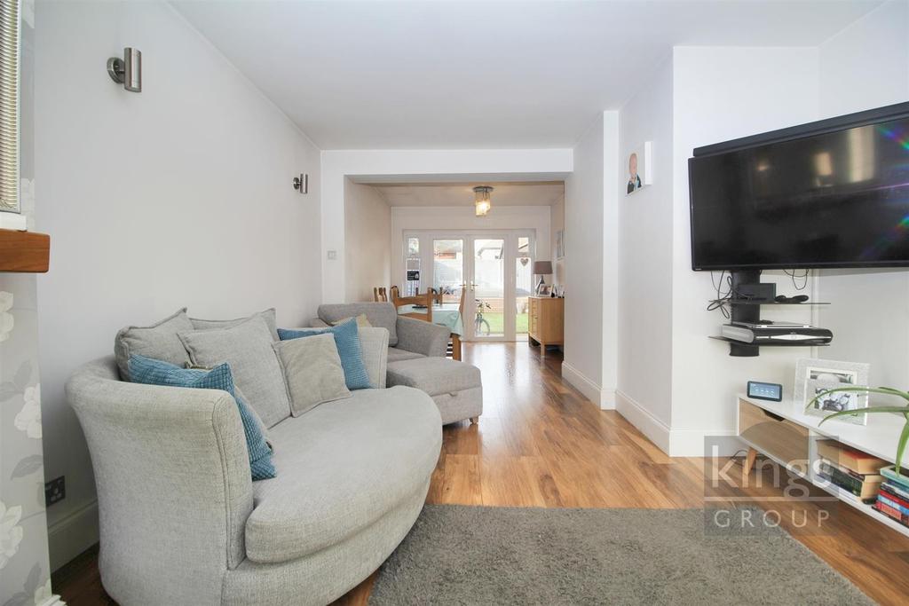 Edinburgh Crescent, Waltham Cross 3 bed semidetached house £460,000