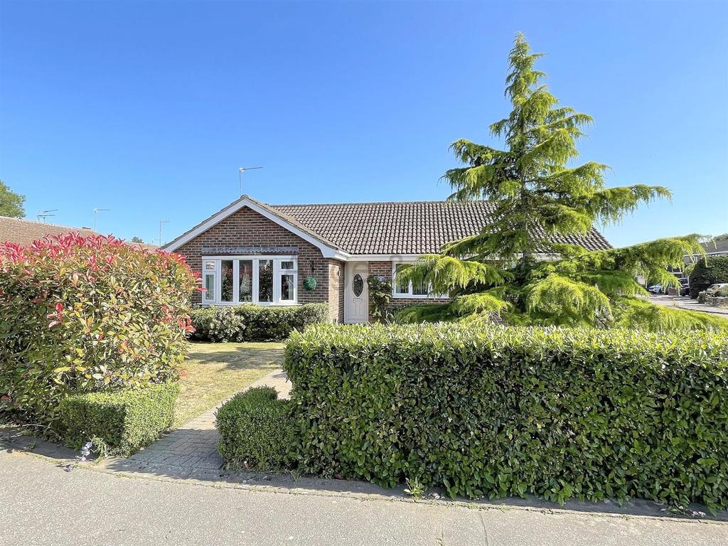 Stephensons Walk, Gunton, Lowestoft 3 bed detached bungalow £375,000