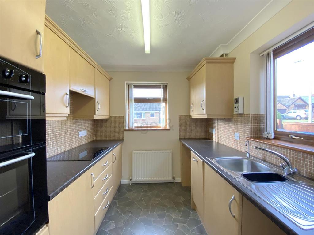 Kingswood Avenue, Carlton Colville, Lowestoft 2 bed semidetached
