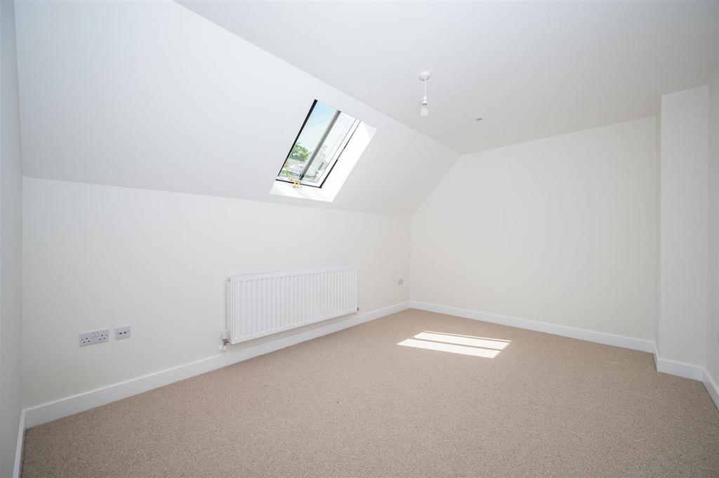 Front Bedroom 3.jpg