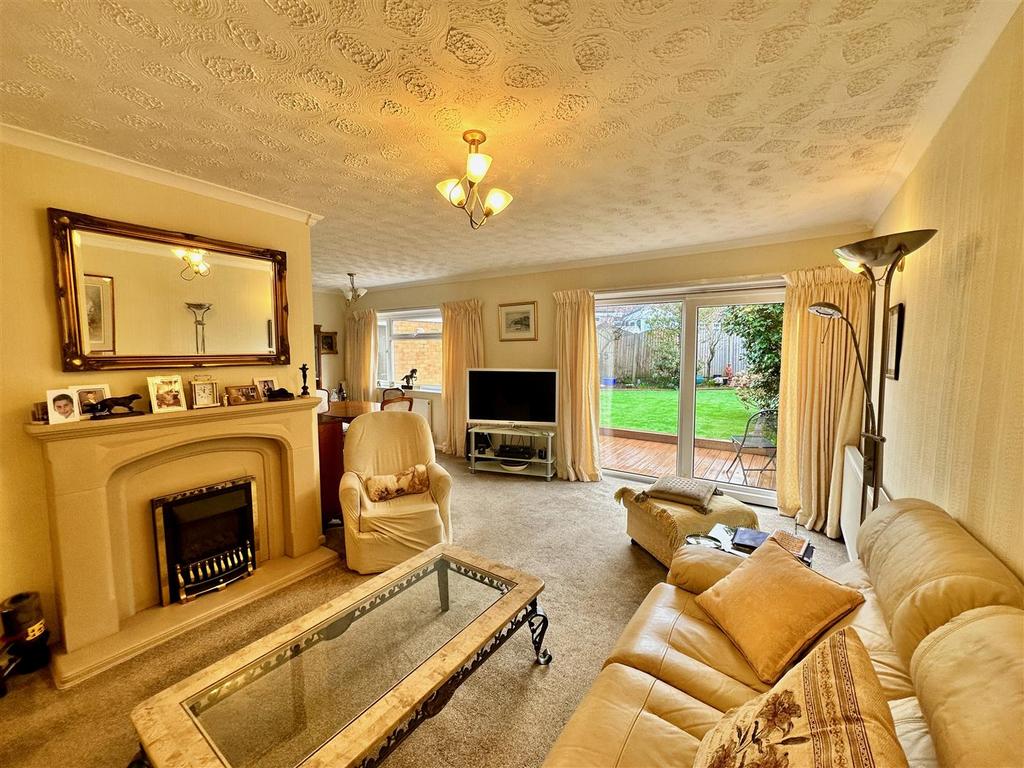Living/dining room