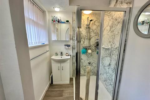 6 Chestnut Close, Codsall, Wolverhampton, WV8 2EZ