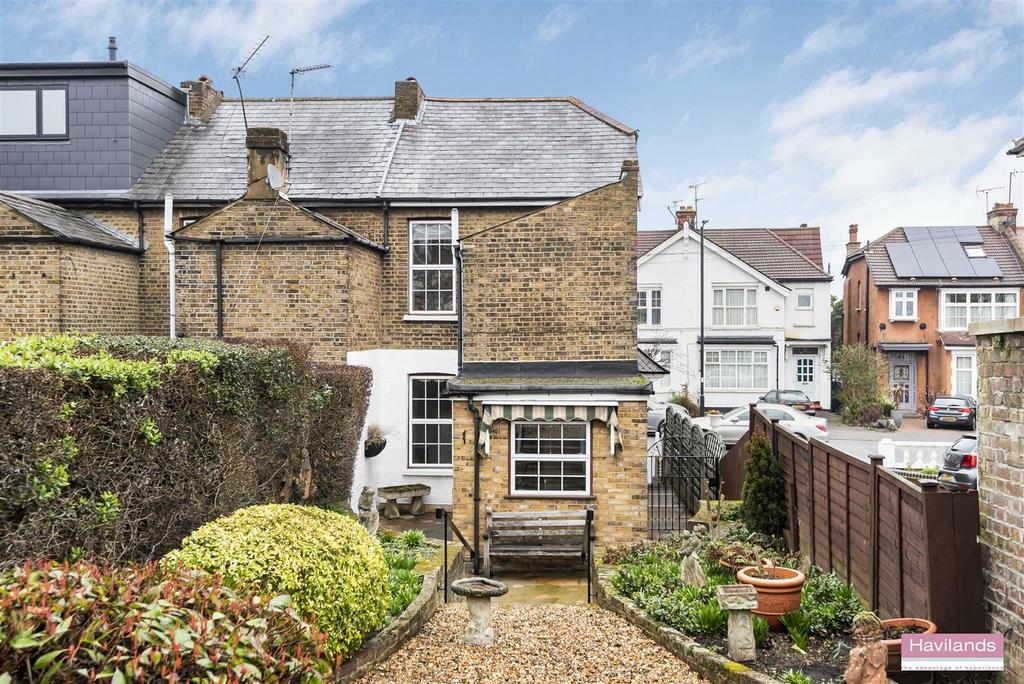 Green Dragon Lane, Winchmore Hill, N21 2 bed end of terrace house £