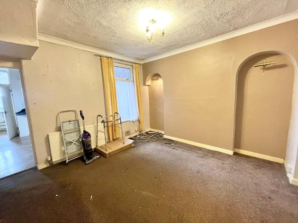 Strawberry Place, Morriston, Swansea 3 bed end of terrace house £100,000