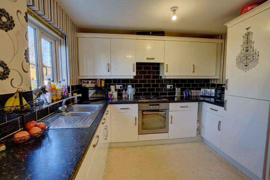 Straight Mile Court, Burnley 3 bed townhouse for sale £150,000