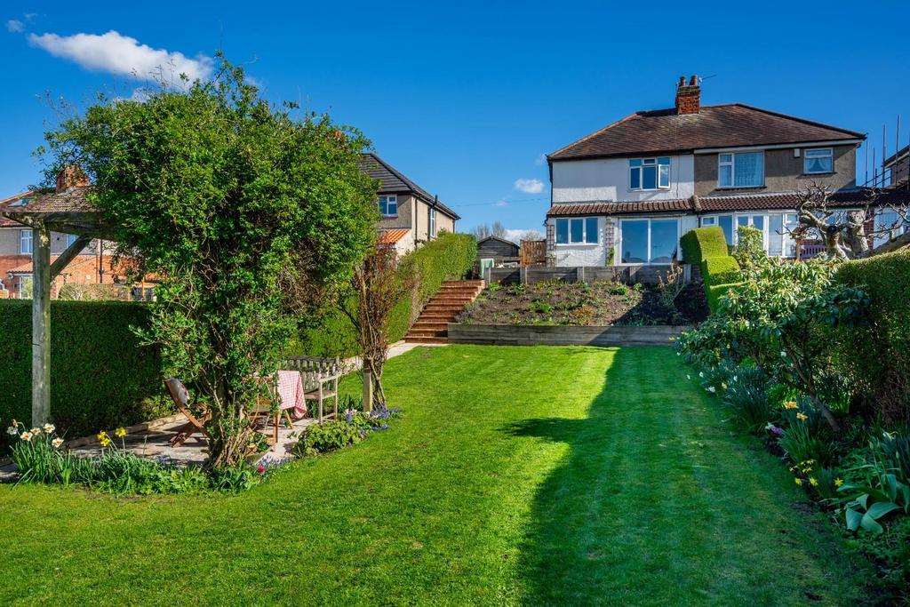 Malvern Avenue, York 3 bed semidetached house for sale £400,000