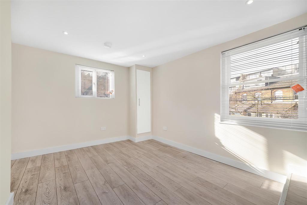 1, 28 Grove Vale-8.jpg