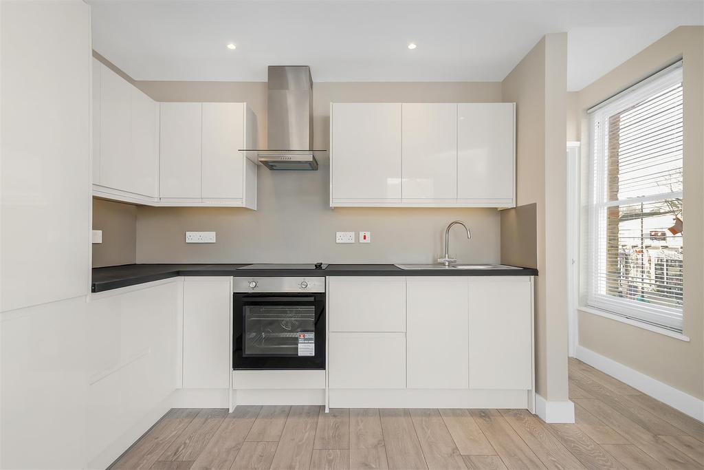 1, 28 Grove Vale-5.jpg