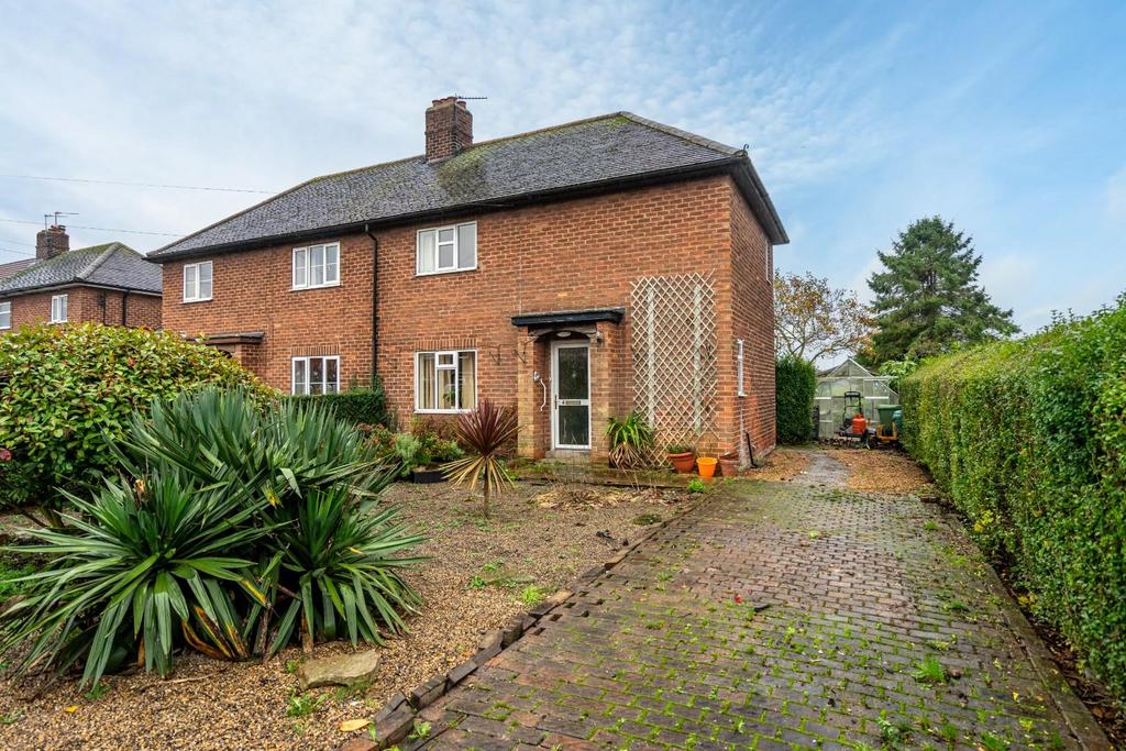 Vicarage Lane, Naburn, York 3 bed semidetached house £350,000