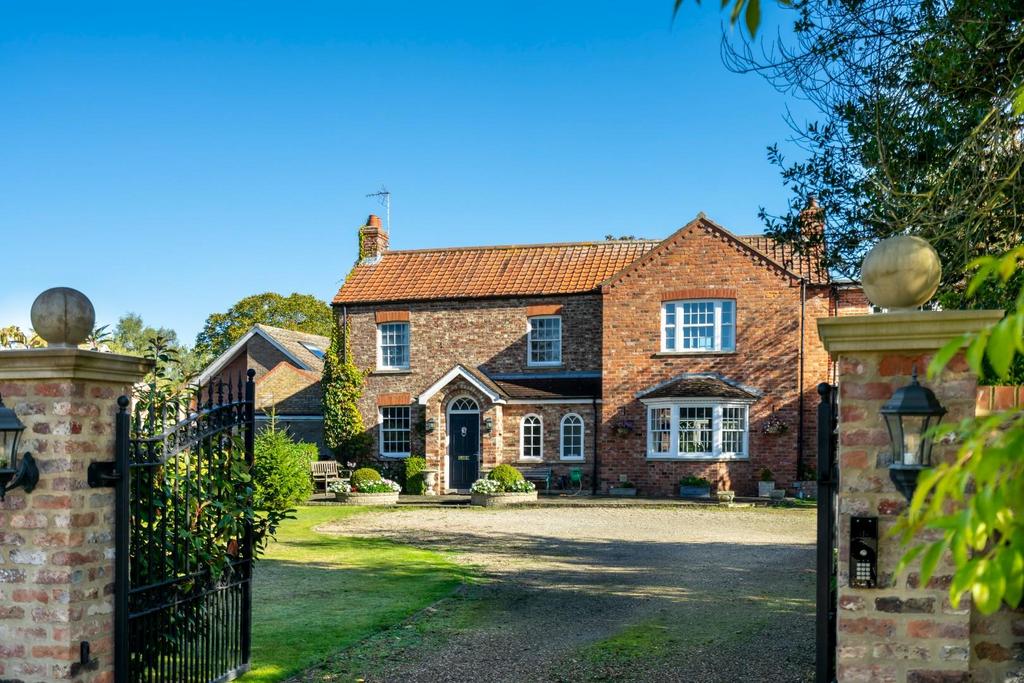 Common Lane, Warthill, York 5 bed detached house for sale £930,000