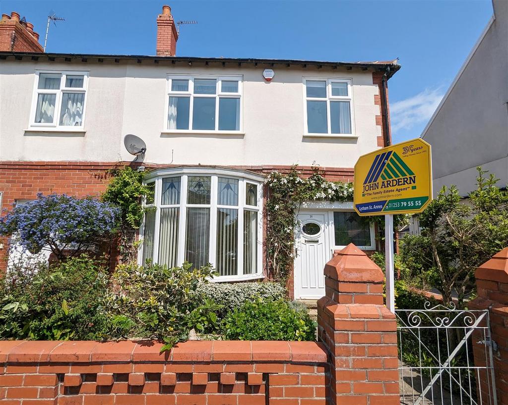 Pollux Gate, Fairhaven, Lytham St Annes 3 bed end of terrace house for