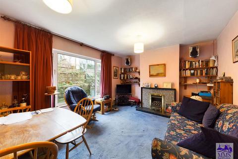 60 Charles Drive, Cuxton, Rochester, ME2 1DR