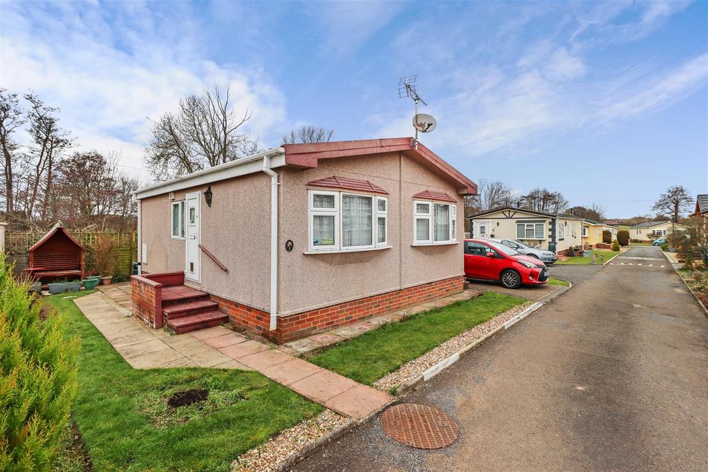 Upper Horsebridge, Hailsham 2 bed park home for sale £120,000
