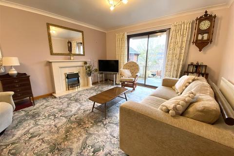 2 bedroom detached bungalow for sale - Martins Close, Trefonen, Oswestry