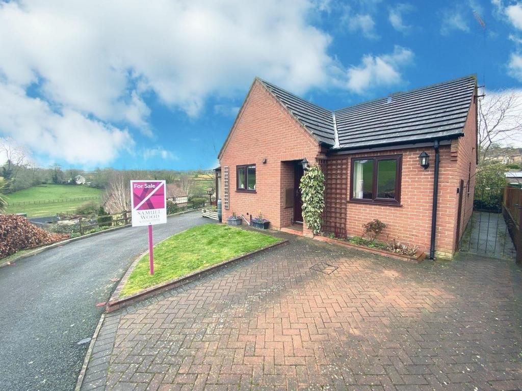 Martins Close, Trefonen, Oswestry 2 bed detached bungalow for sale £