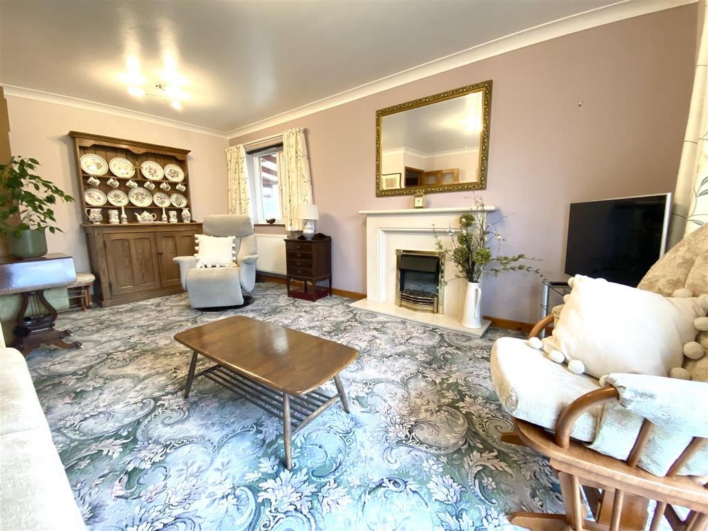 Martins Close, Trefonen, Oswestry 2 bed detached bungalow for sale £