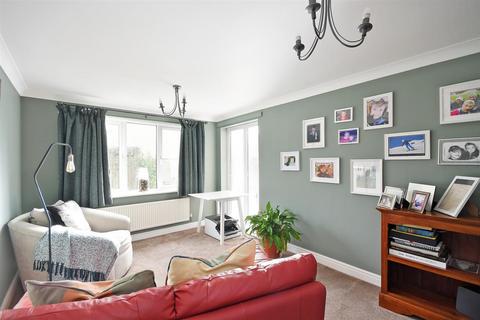 2 Holyrood View, Sheffield, S10 4NG