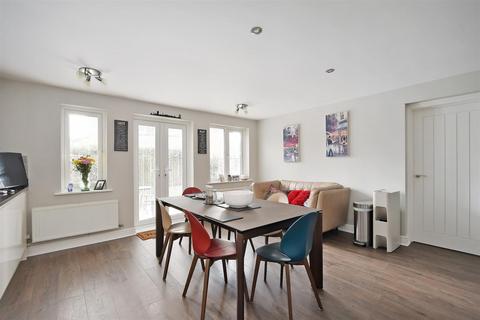 2 Holyrood View, Sheffield, S10 4NG