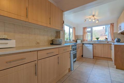 Roseland Clifton, Severn Stoke, Worcester, WR8 9JF