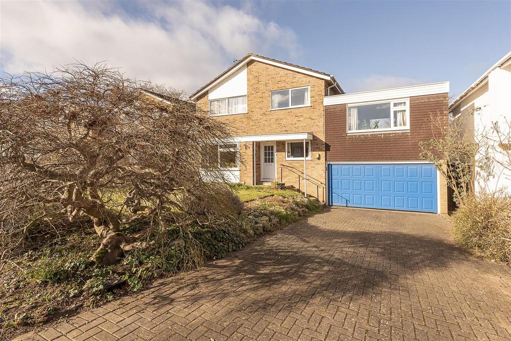 Eastmoor Park, Harpenden 5 bed detached house £900,000