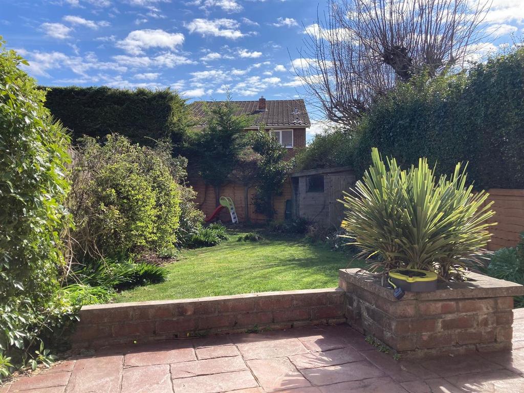London Road, Cosham, Portsmouth 3 bed semidetached house £350,000