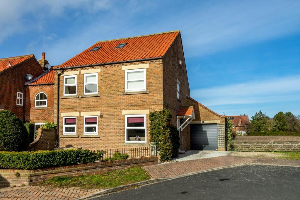 Swan Farm Court, Deighton, York 4 bed semidetached house for sale £